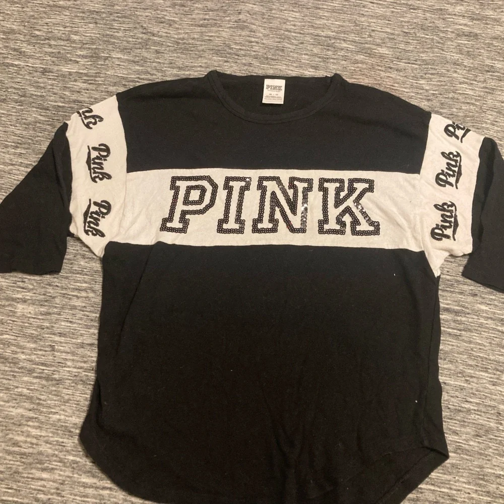 VS PINK 3/4 sleeve black and white with sequins SHIRT size XS - Picture 4 of 4